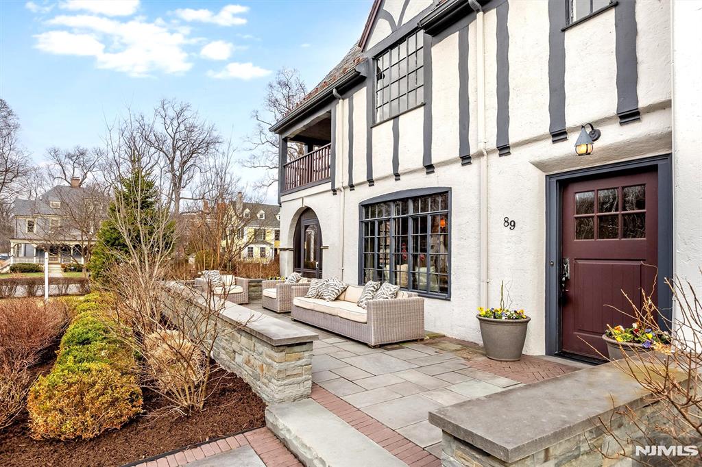 property viewer photo 2