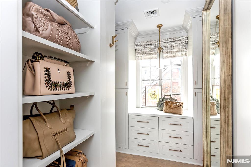 property viewer photo 23