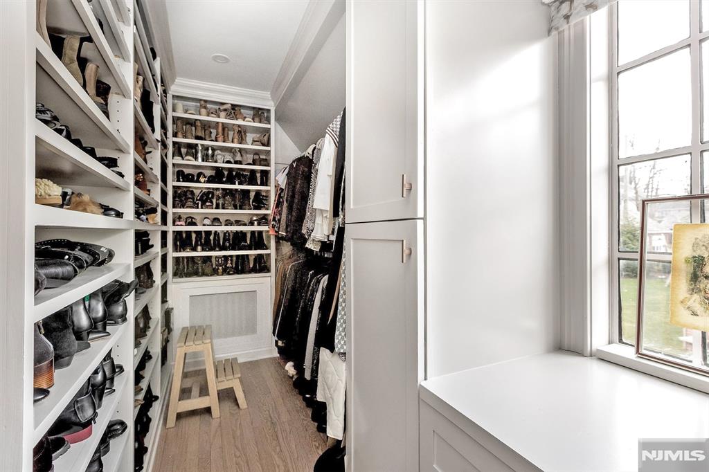 property viewer photo 24