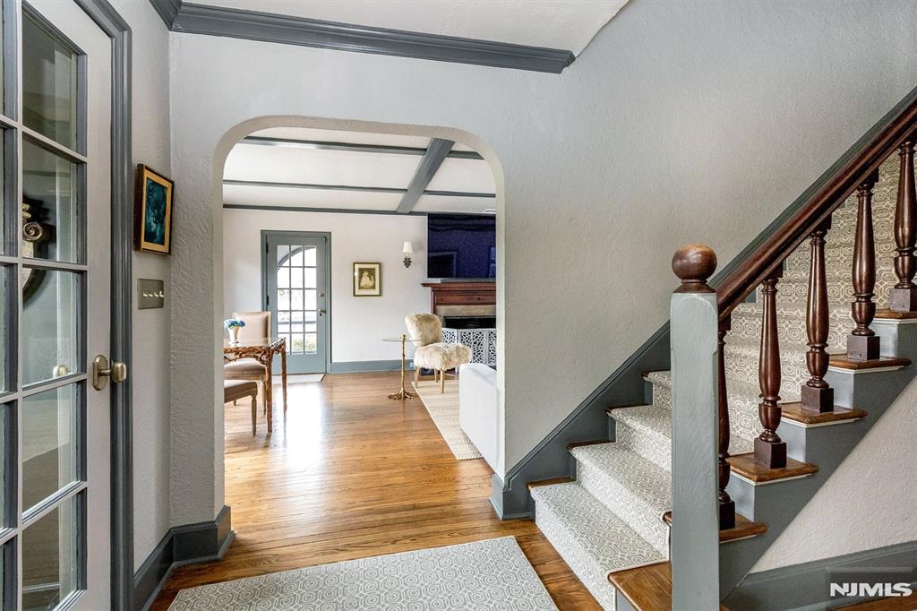 property viewer photo 3