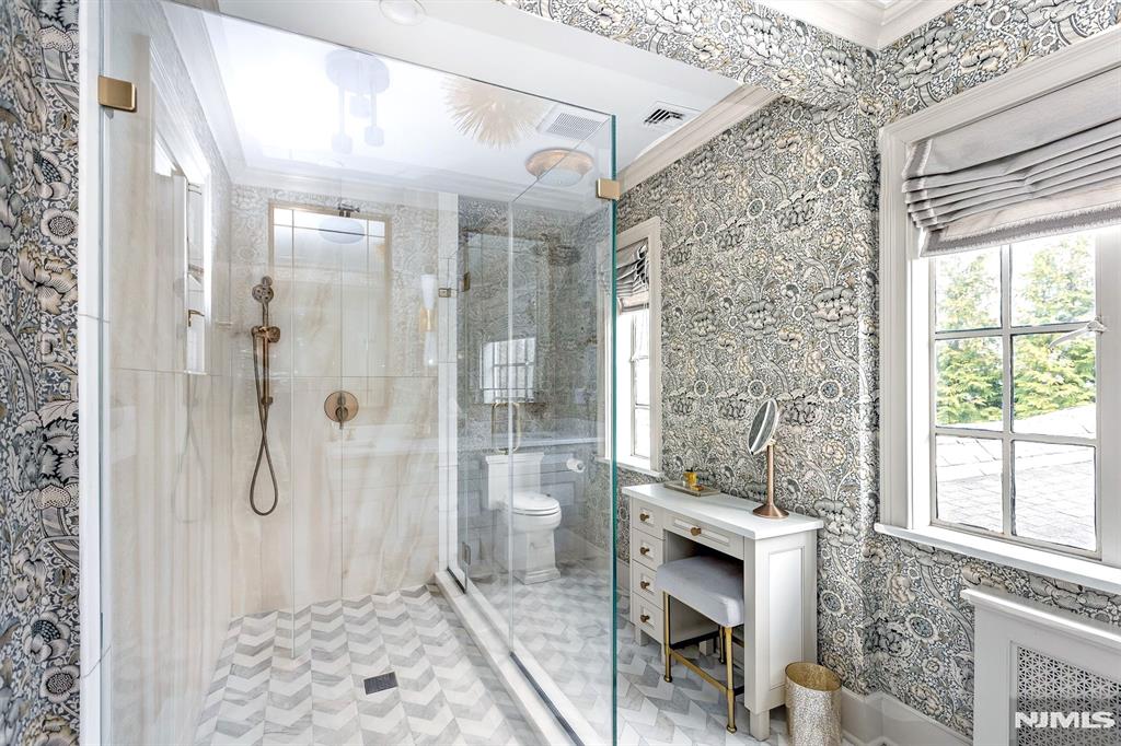 property viewer photo 31