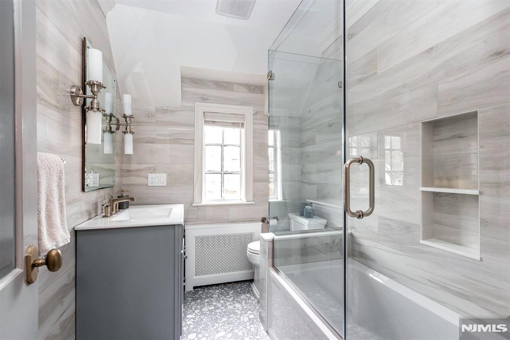 property viewer photo 37