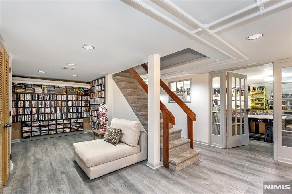 property viewer photo 41