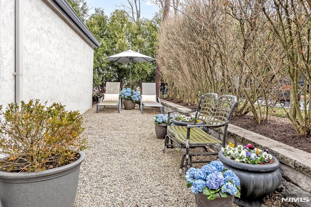 property viewer photo 44