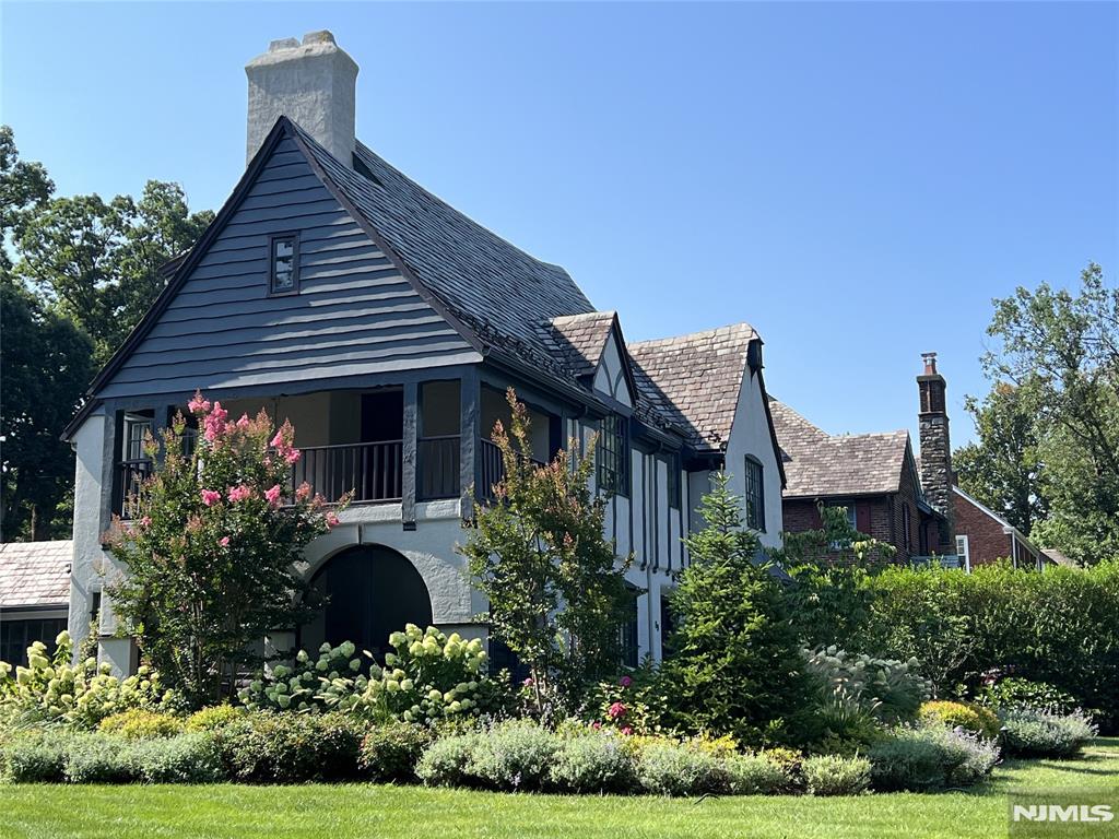 property viewer photo 47