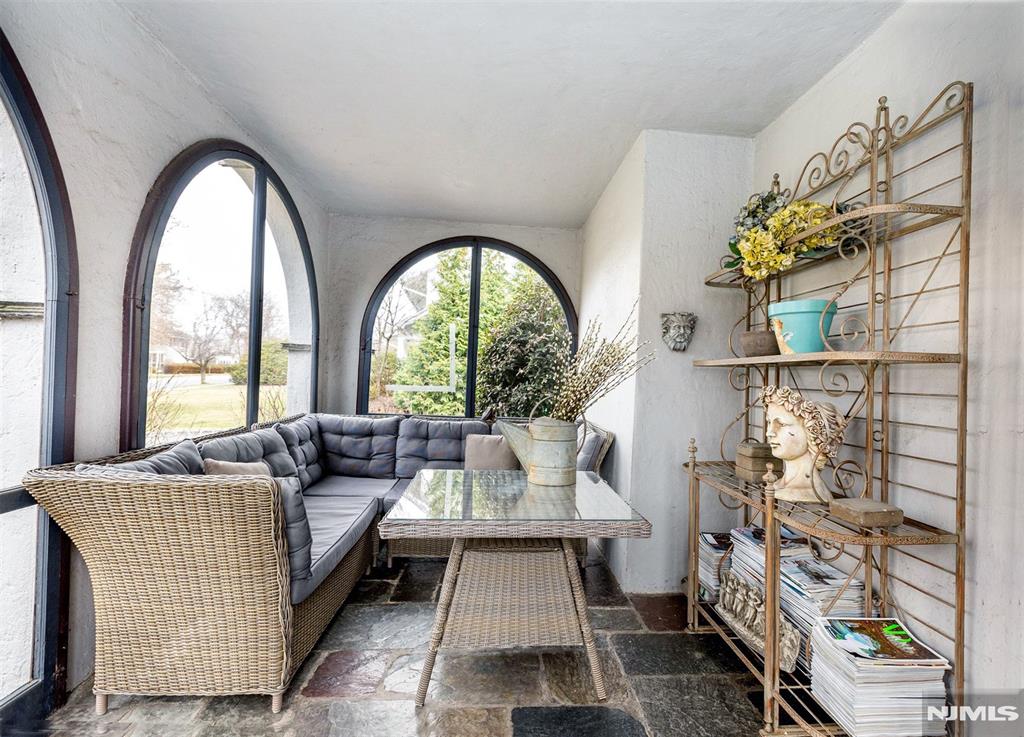 property viewer photo 7
