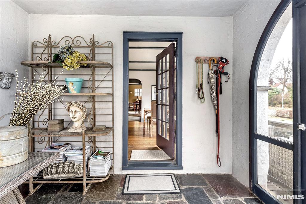 property viewer photo 8