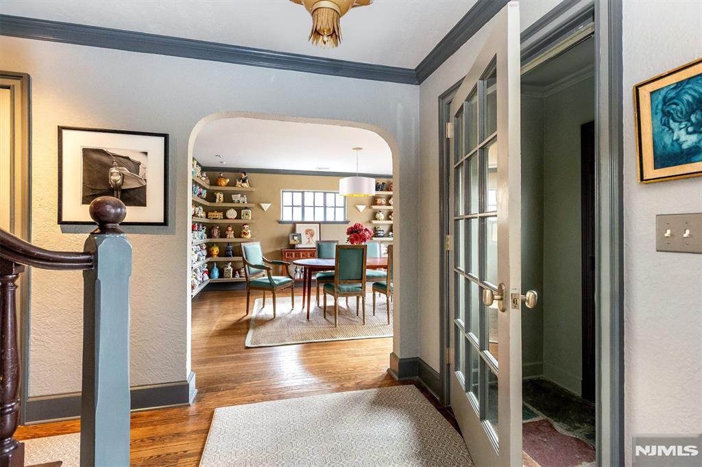 property viewer photo 9