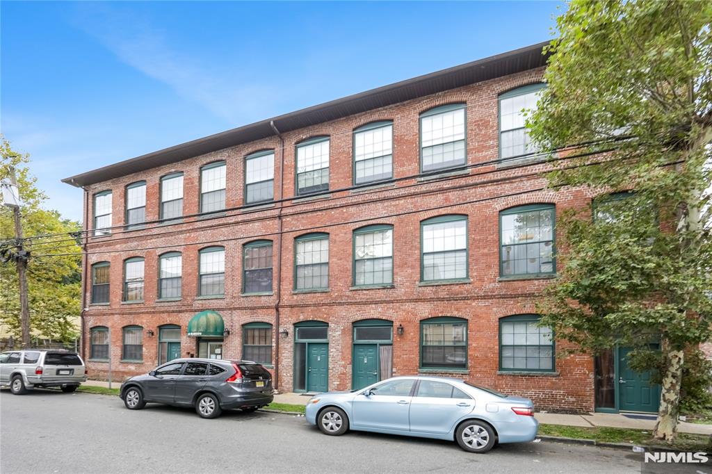 main property photo 16