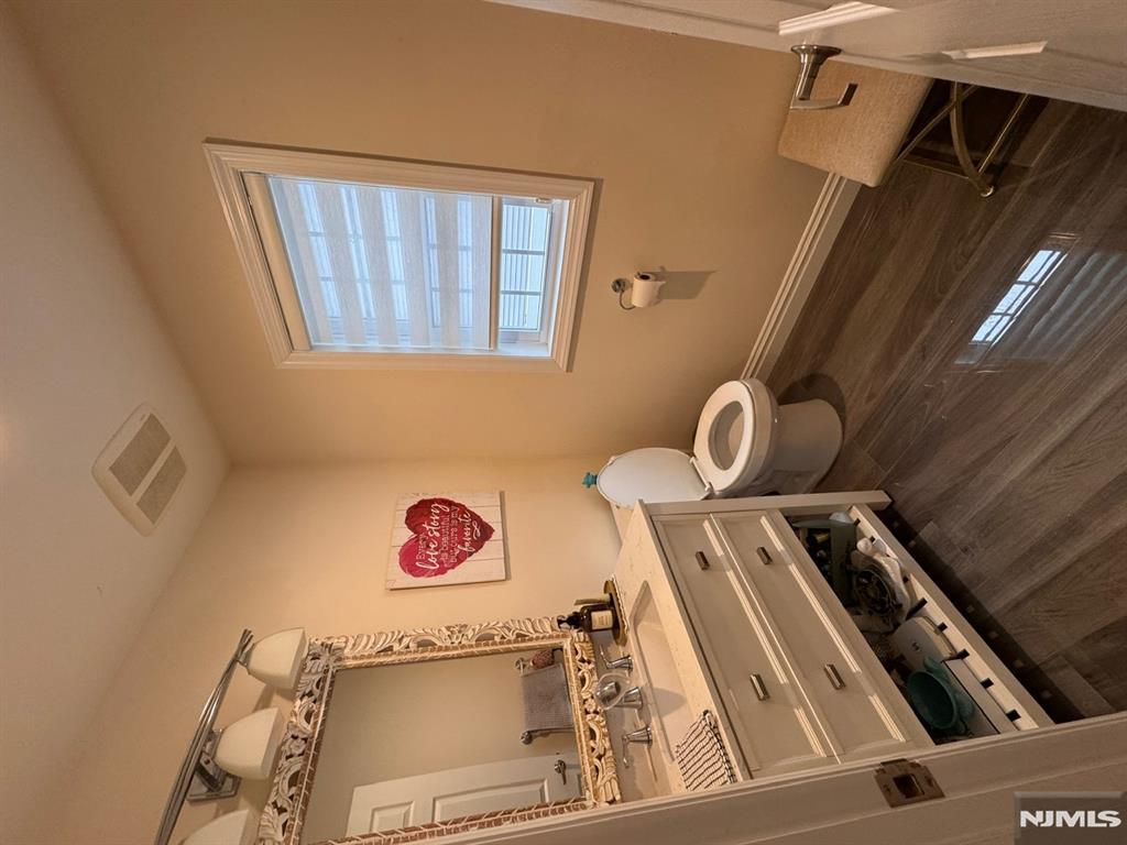 property viewer photo 13