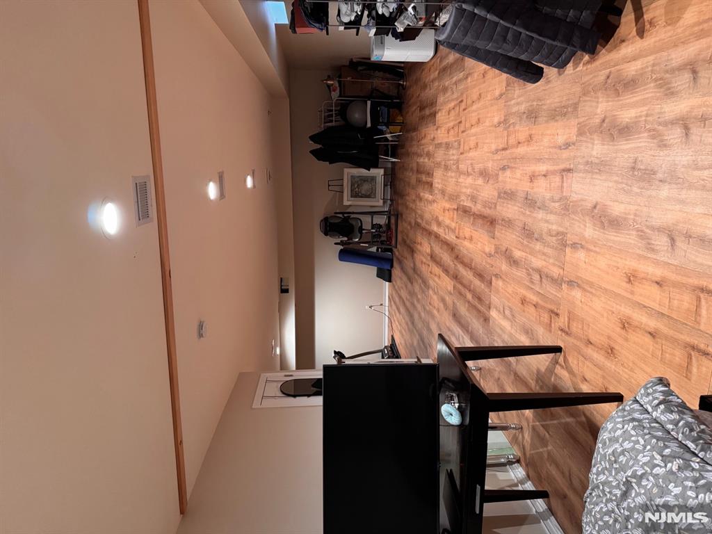 property viewer photo 17
