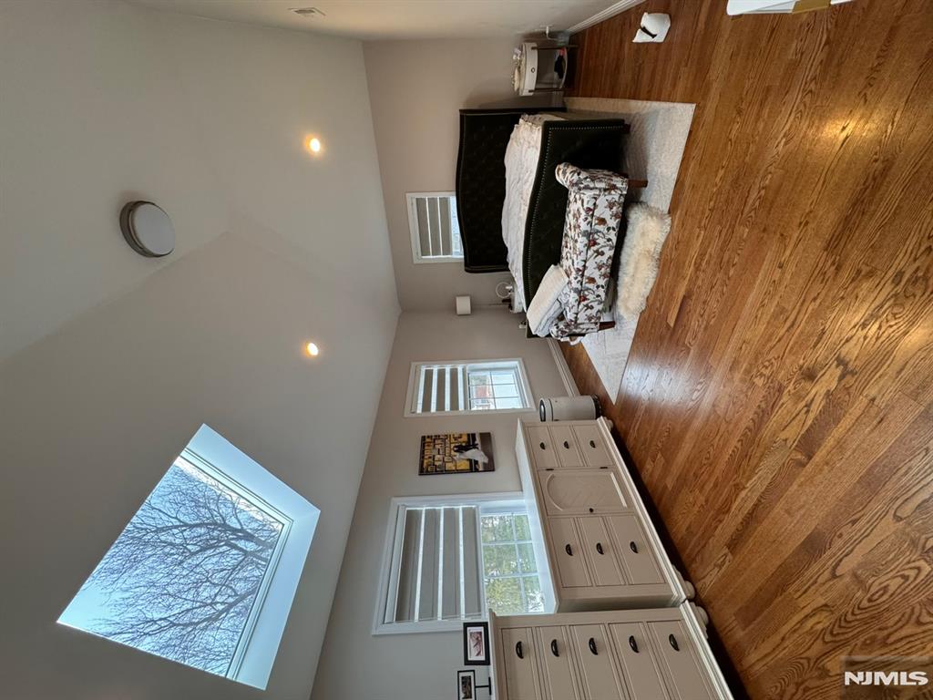 property viewer photo 21