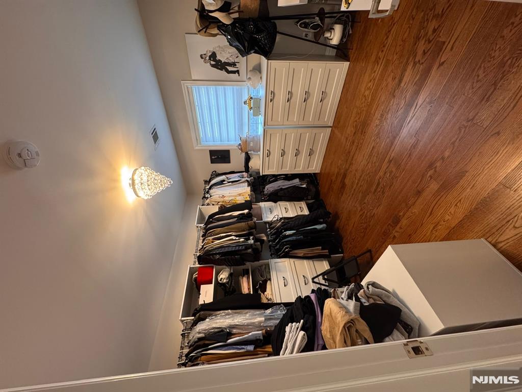 property viewer photo 25