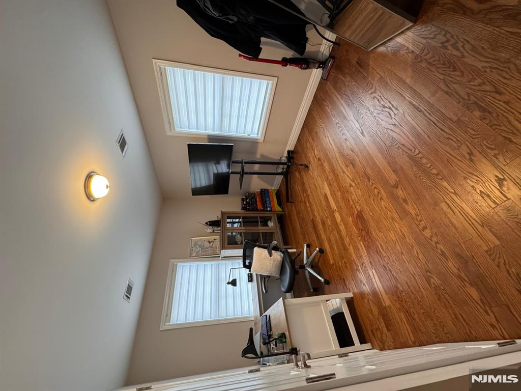 property viewer photo 26
