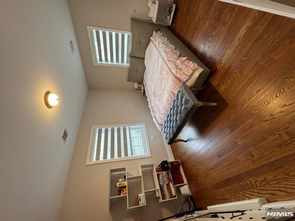 property viewer photo 27
