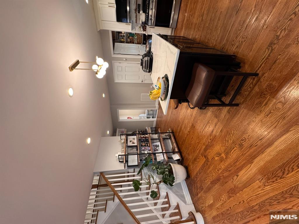 property viewer photo 7