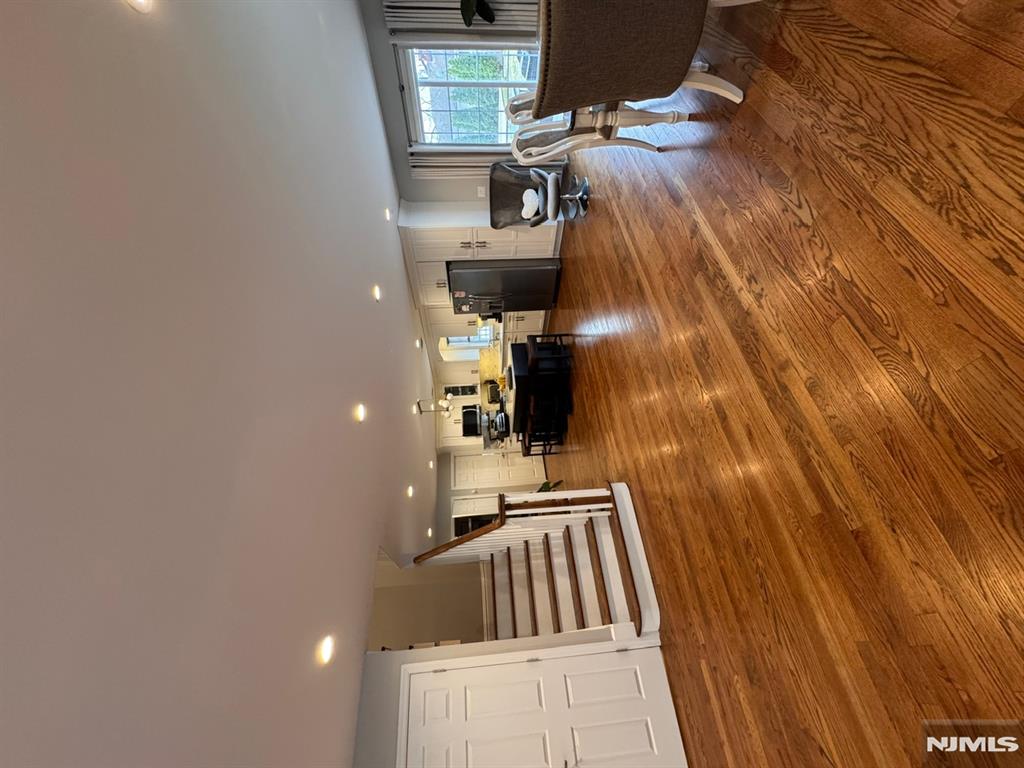 property viewer photo 8