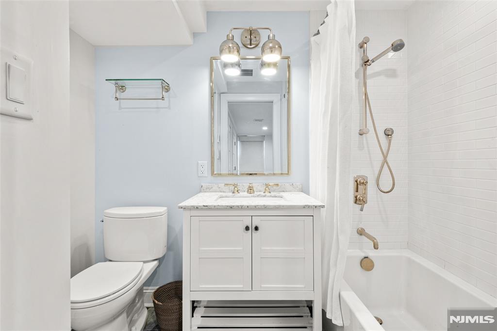 property viewer photo 13