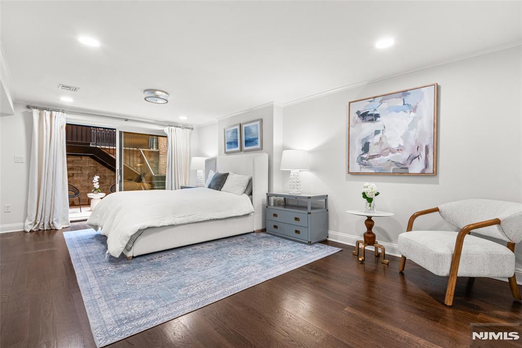 property viewer photo 15