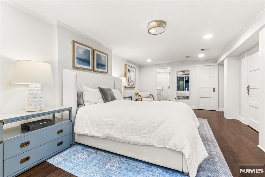property viewer photo 18