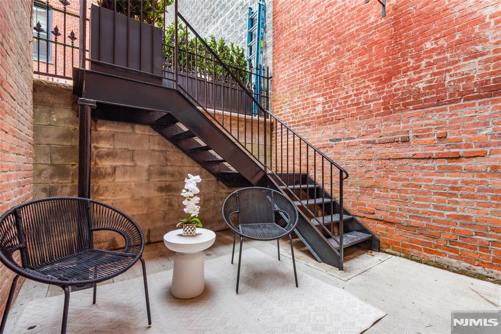 property viewer photo 19