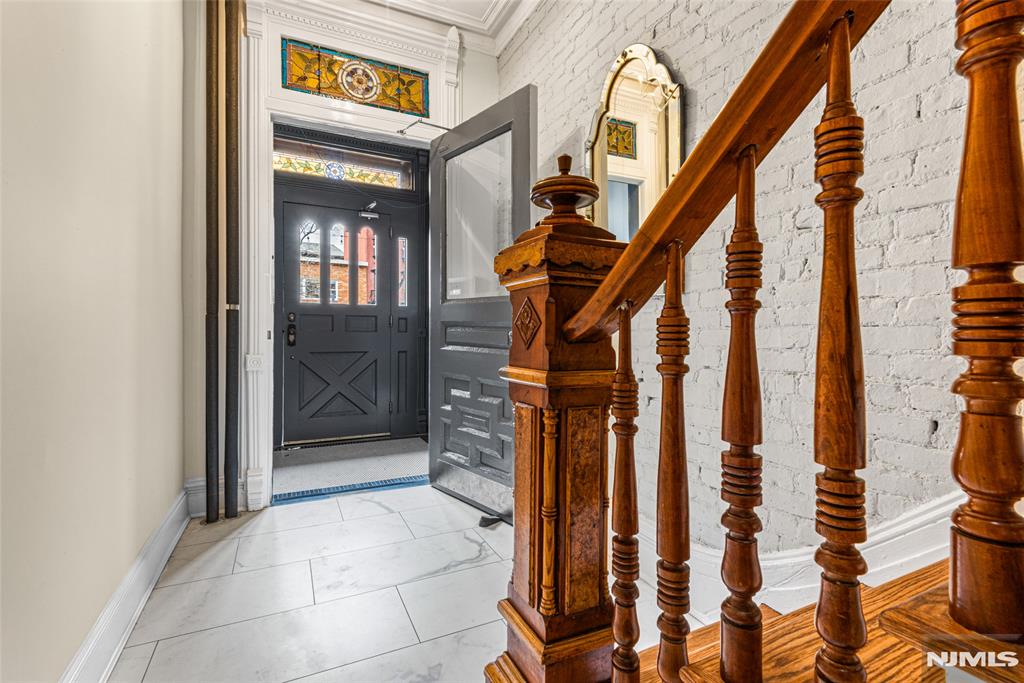 property viewer photo 2