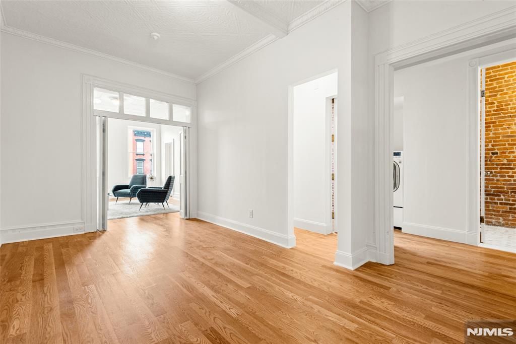 property viewer photo 30