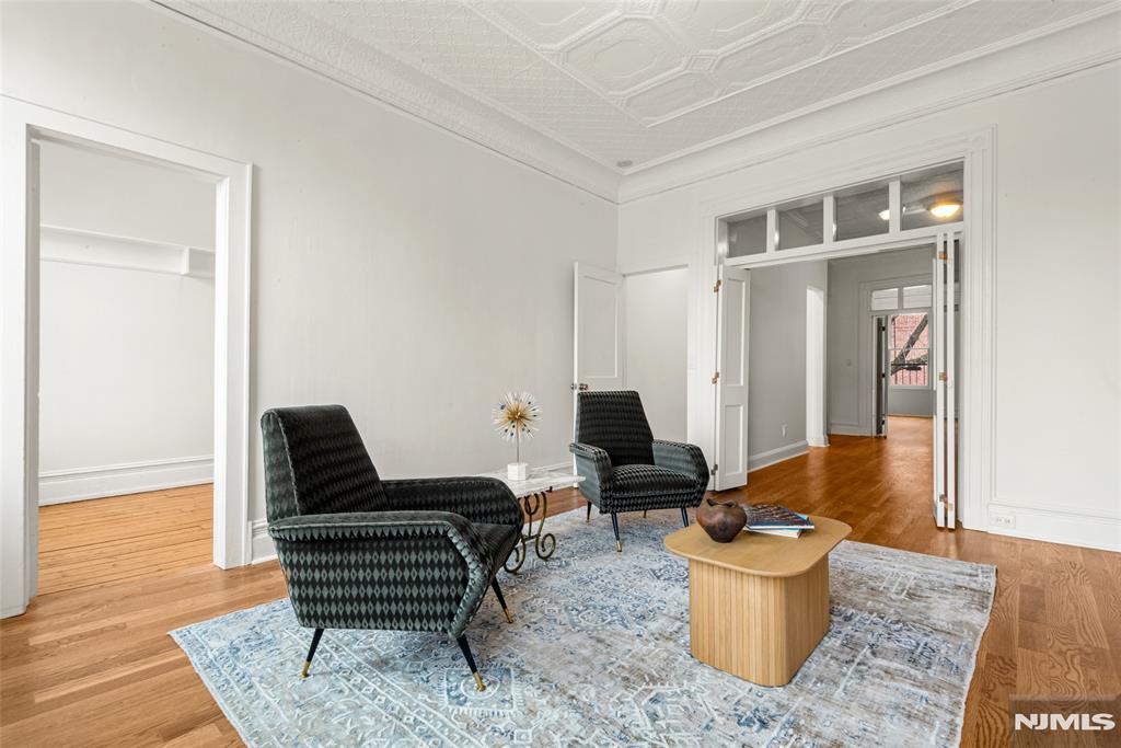 property viewer photo 32