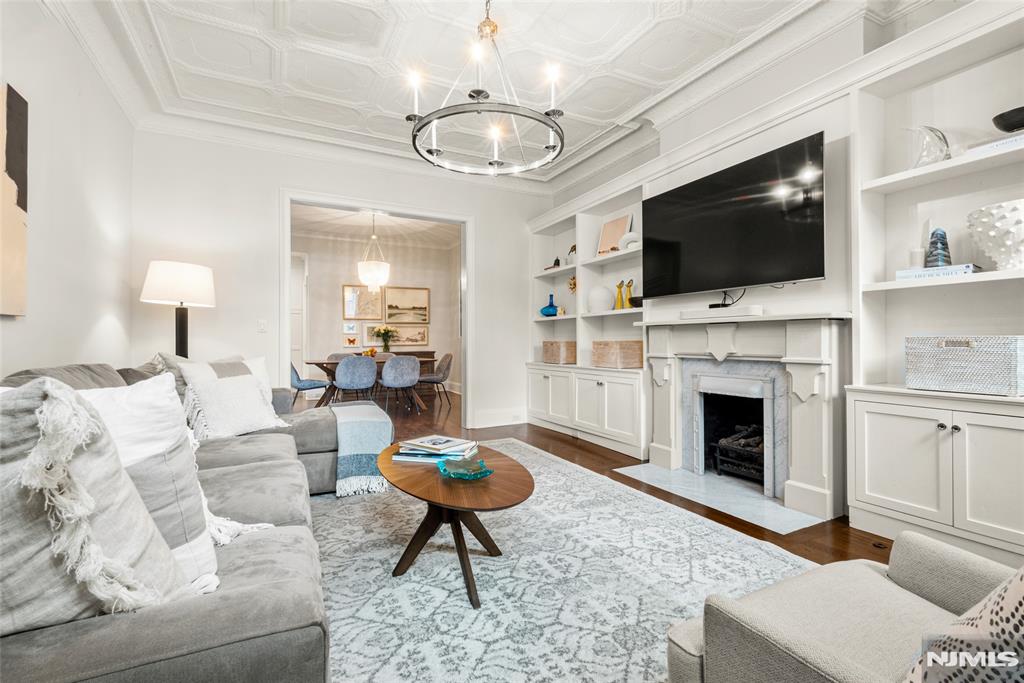 property viewer photo 4
