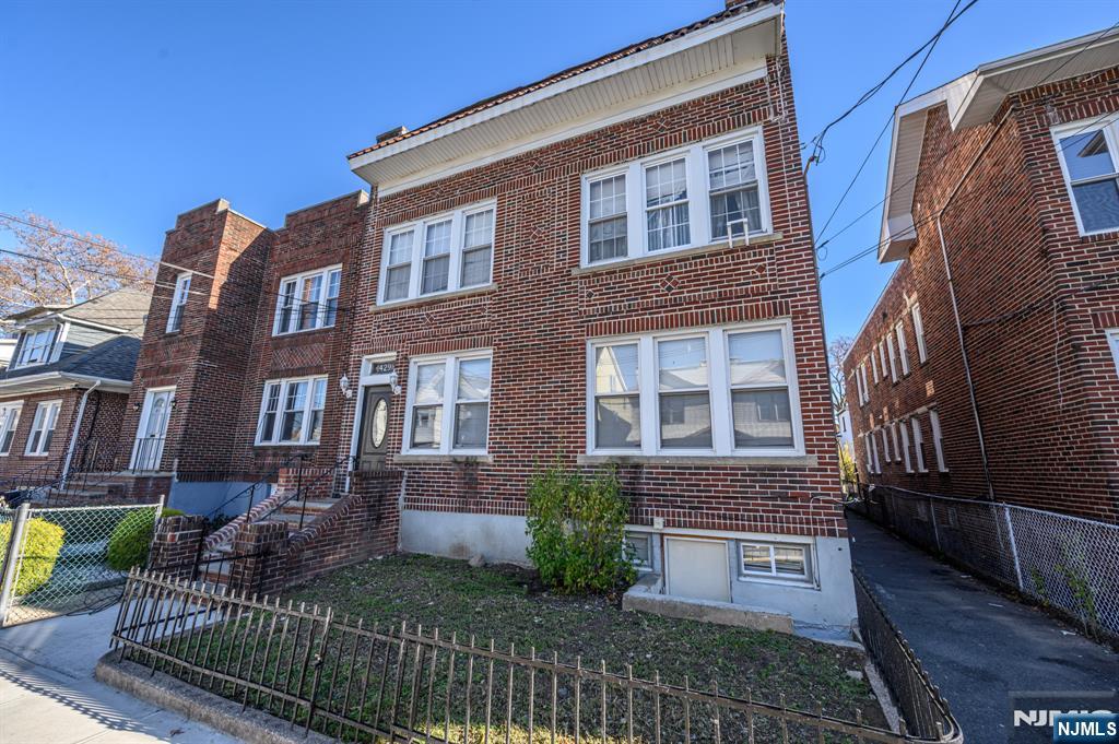 main property photo 49