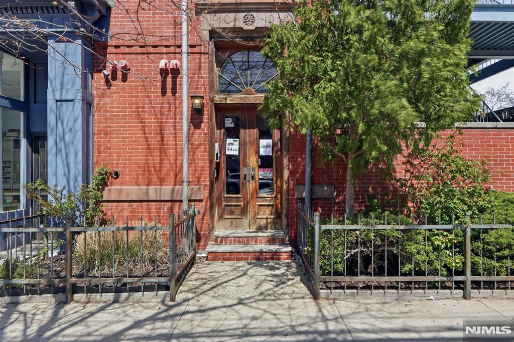 main property photo 18