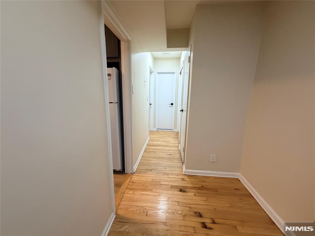 property viewer photo 3