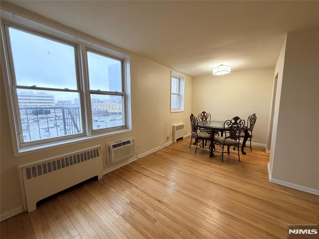 property viewer photo 4