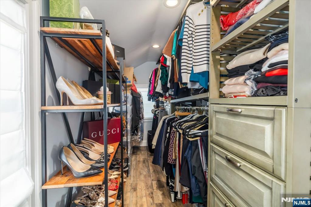property viewer photo 22