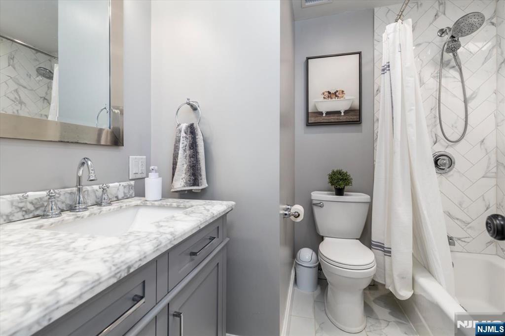 property viewer photo 23