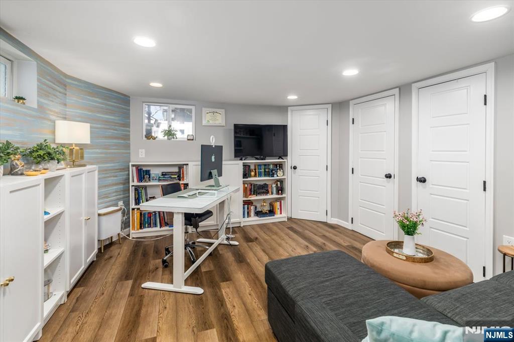 property viewer photo 35
