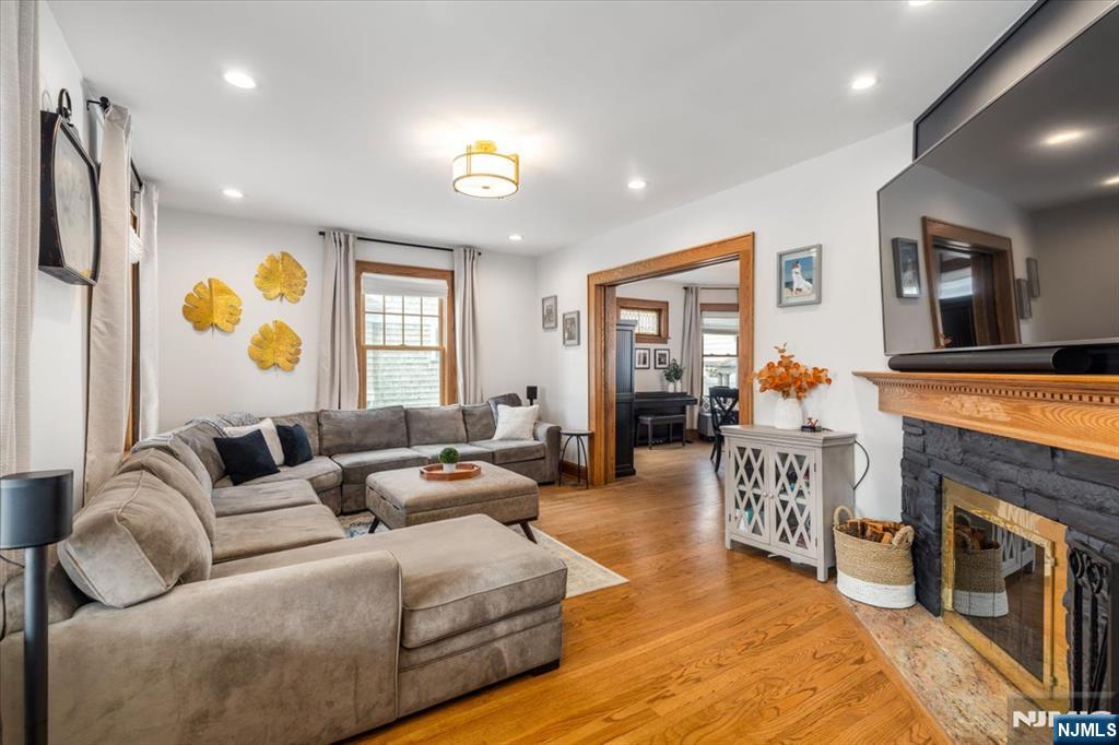 property viewer photo 5