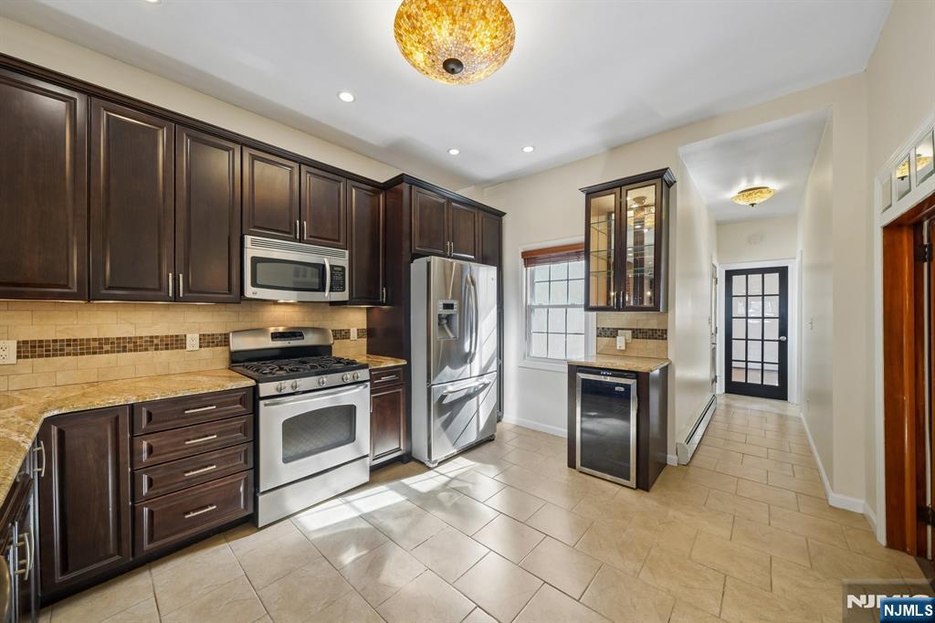 property viewer photo 4