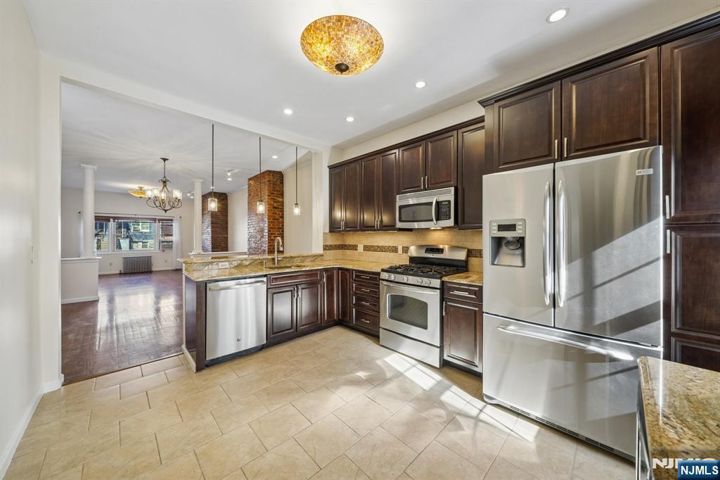 property viewer photo 5