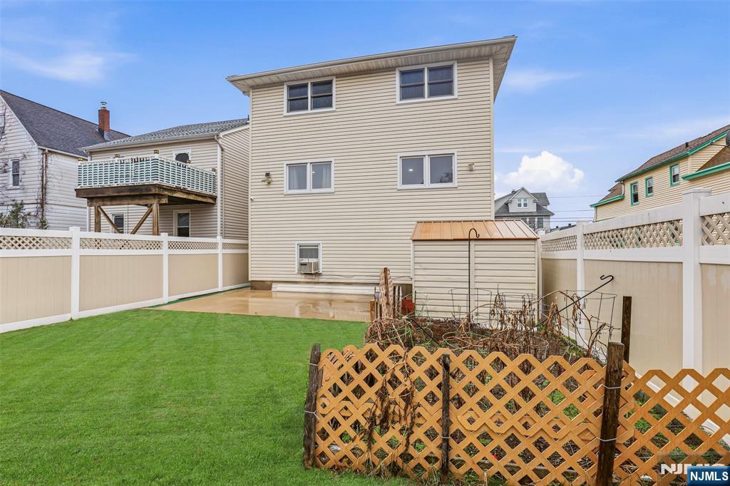 property viewer photo 16