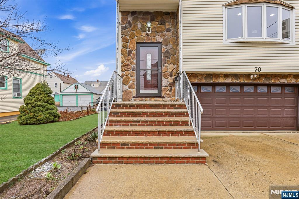 property viewer photo 3