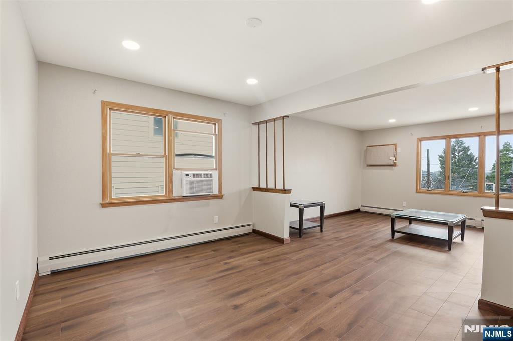 property viewer photo 6