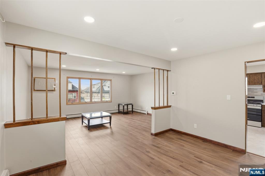 property viewer photo 7