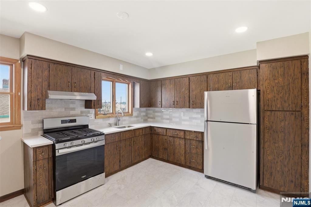 property viewer photo 8