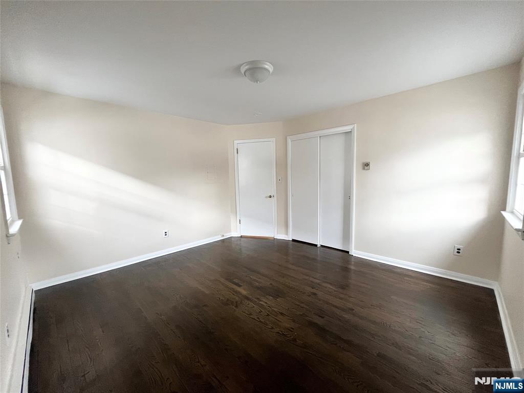property viewer photo 3