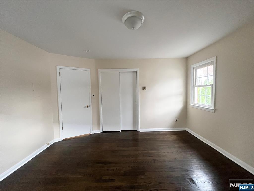 property viewer photo 4