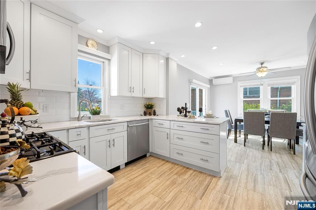 property viewer photo 10