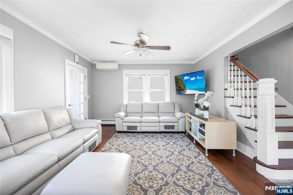 property viewer photo 3