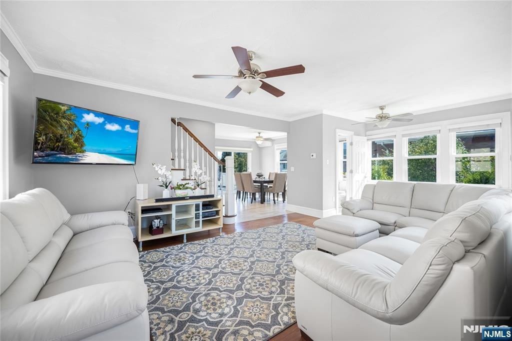 property viewer photo 32
