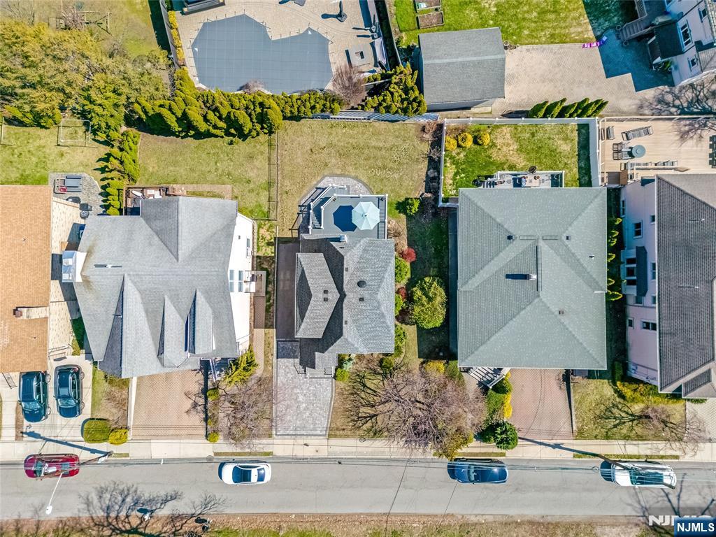 property viewer photo 36